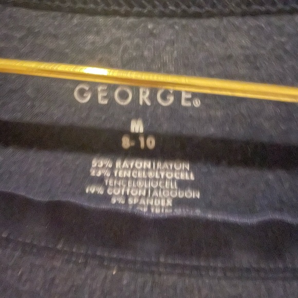 George Daughter of the King- medium 8-10 Tshirt - Picture 3 of 4